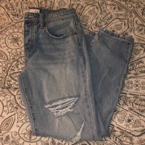 Tilly’s Soho Boyfriend Light Wash Ripped Jeans